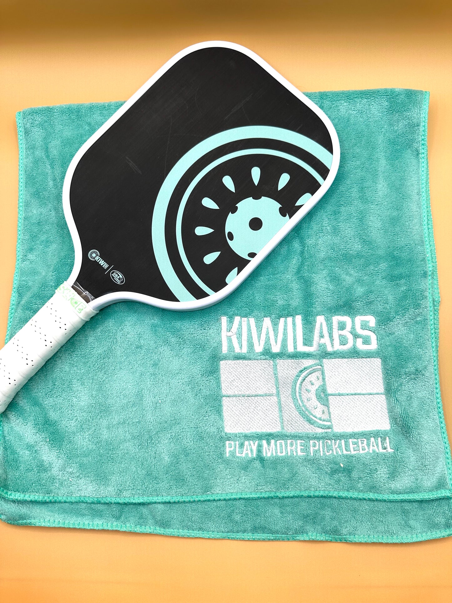 KiwiLabs Packable Microfiber Towel for Pickleball